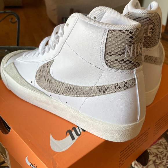 COPY - BLAZER MID 77 'SNAKESKIN' price not negotiable - Picture 2 of 3
